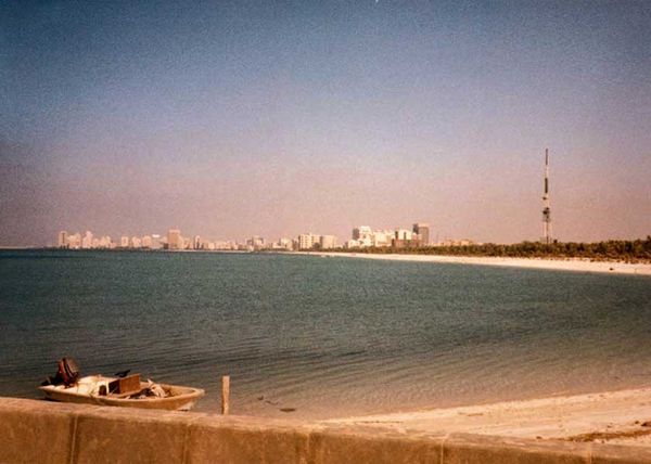 Abu Dhabi Abu Dhabi 1987 - source wikimedia